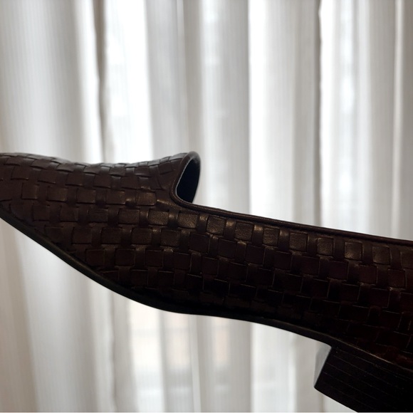 Beautiful maroon woven leather loafers. - Picture 2 of 4